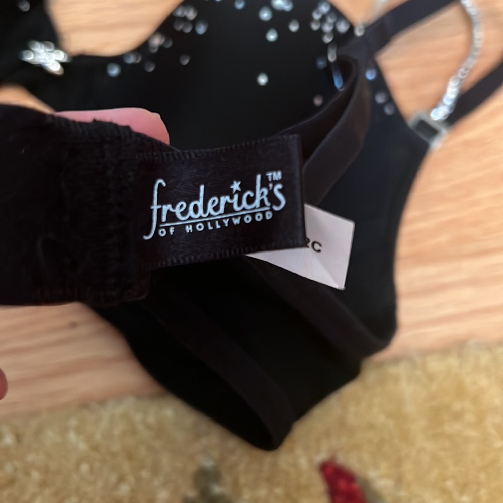 Rhinestone strap bra. Like new - Picture 4 of 5
